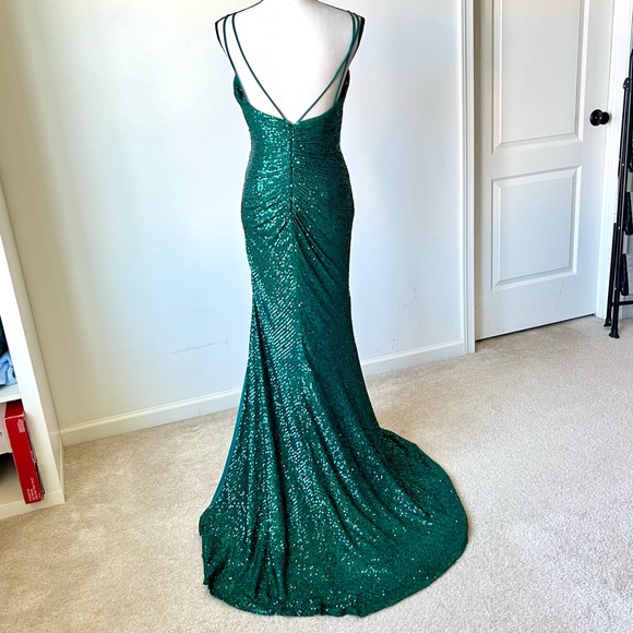 JVN by JOVANI Green Sequin Double Strap High Cutaway Slit Prom Gown—SZ. 8 - Picture 11 of 17